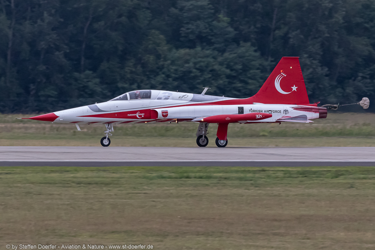 610JH3A2784