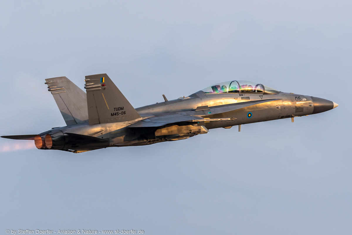 303IW5A1535