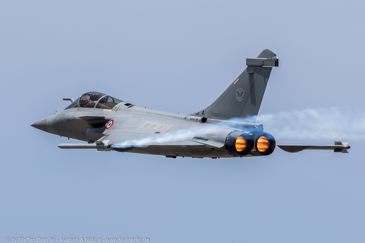 320IW5A8746