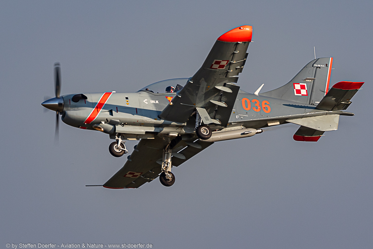 221IW5A8805