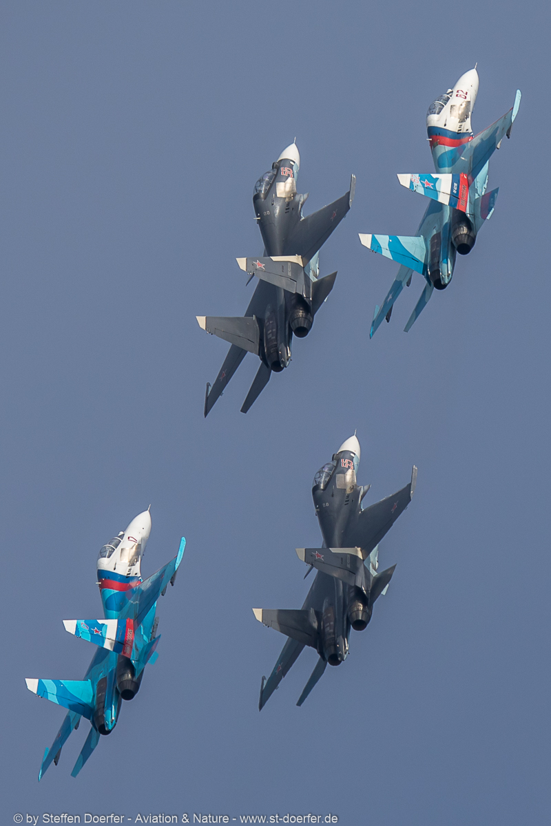 121JH3A2553