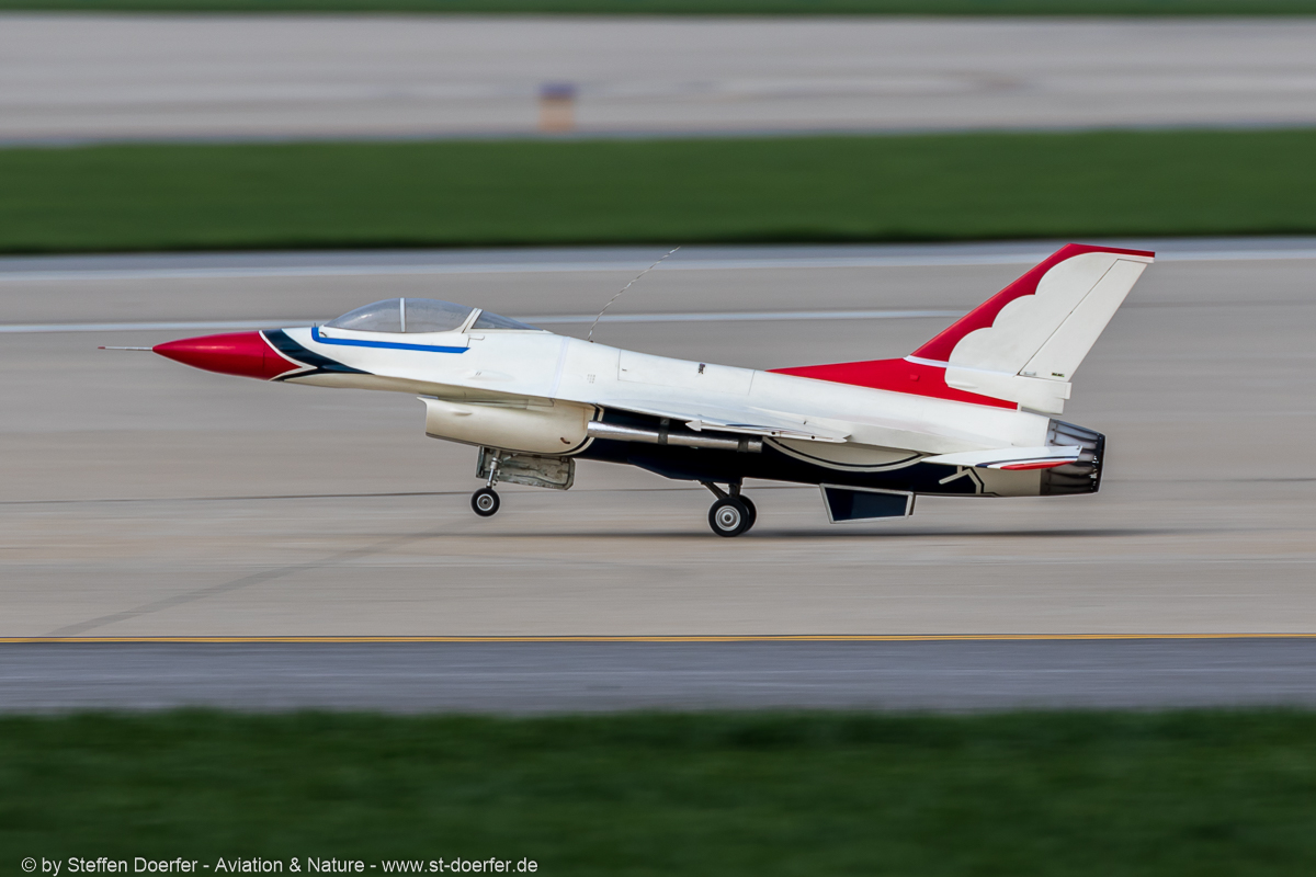 440JH3A3824