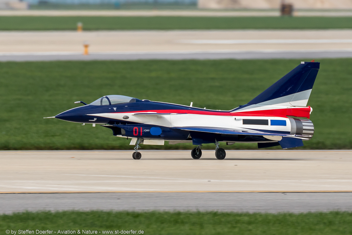 460JH3A3995