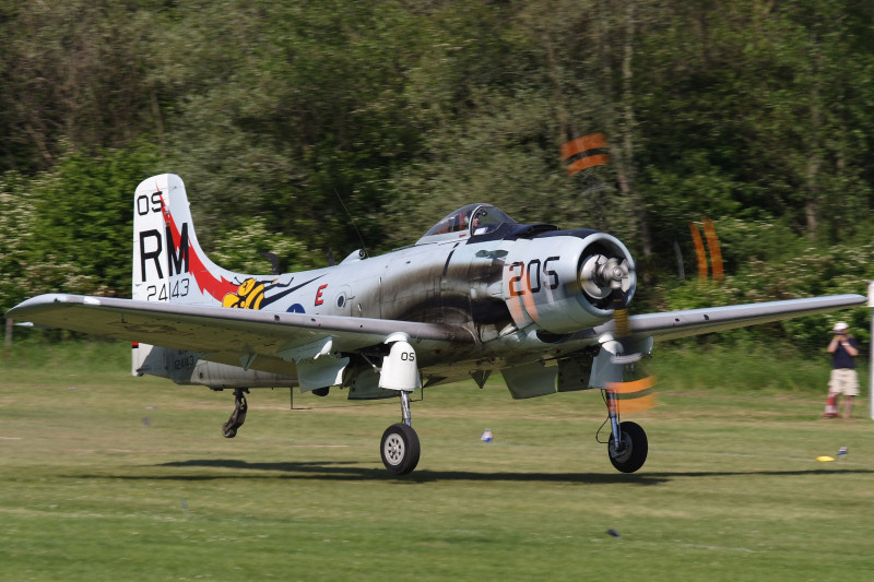 090CRW_9931