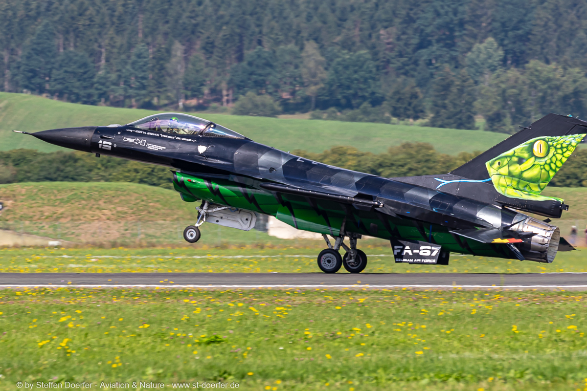 305JH3A7492