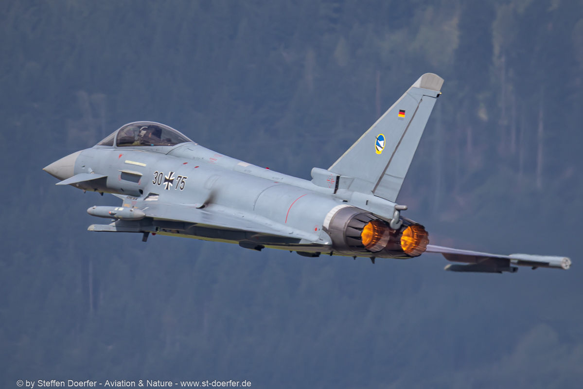 220CAA_9726