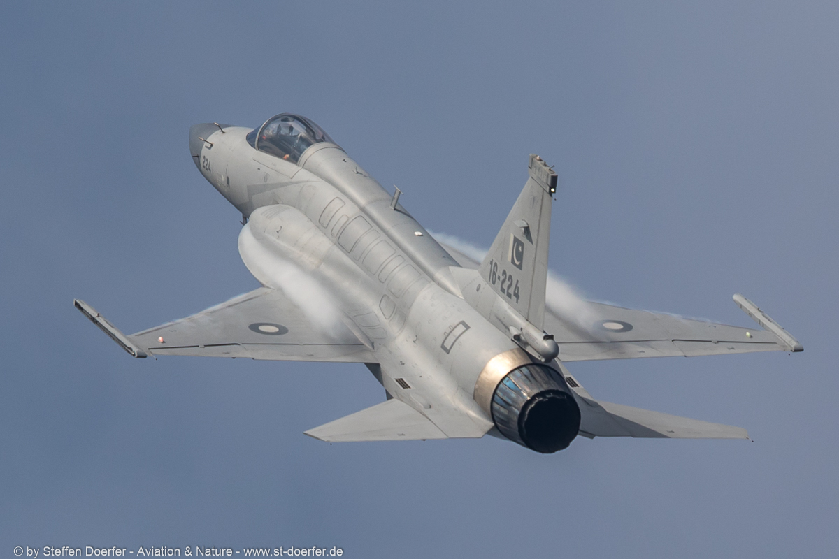 182JH3A3488
